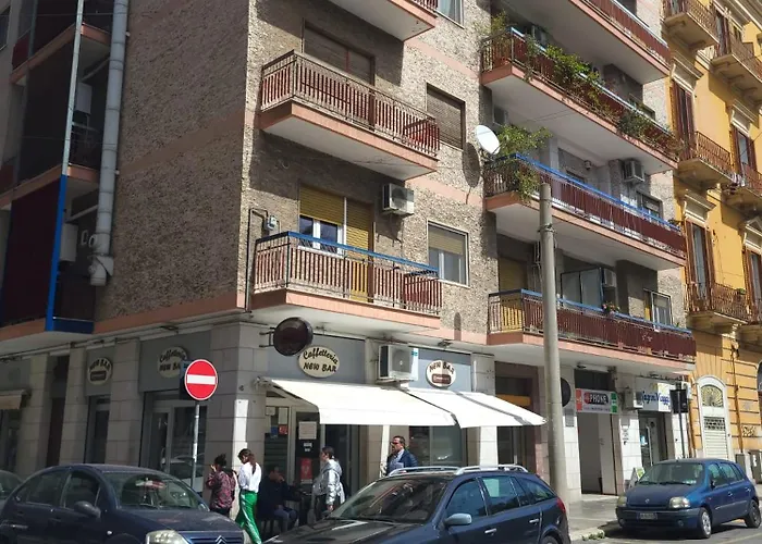 Garibaldi Square Μπάρι